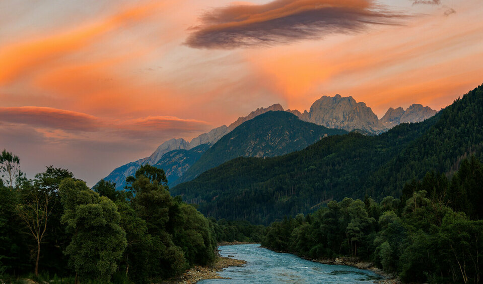 Abendstimmung über der Isel in Richtung Lienzer Dolomiten.