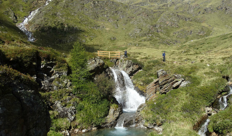 Schrentebach Wasserfall tosende Wasserfälle, die jahrhundertelang bestehen