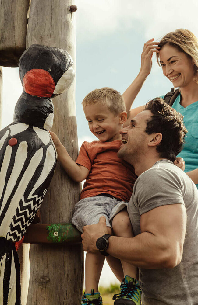 Familie beim Wandern am Golzentipp