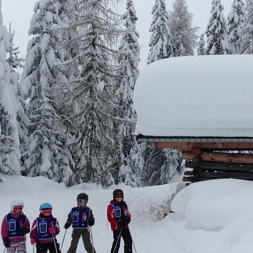 Kinderskikurs im Skizentrum Sillian Hochpustertal bei frisch verschneiter Witterung