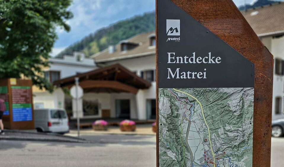 Stele am Talweg Matrei Stele informative