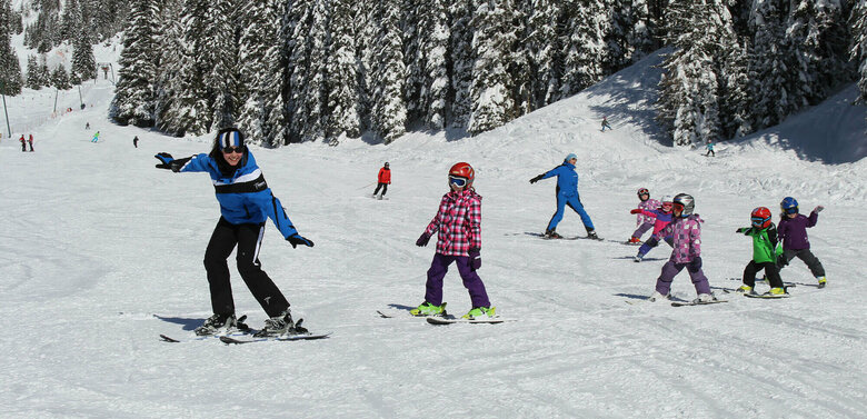 Kinderskikurs mit im Familienskigebiet Golzentipp in Obertilliach