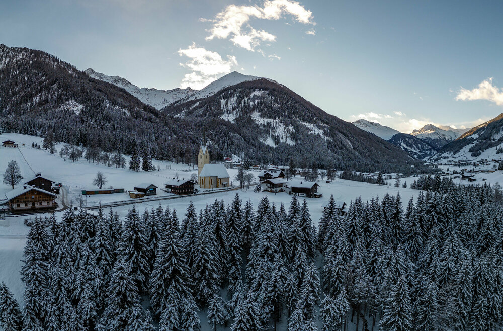 Blick auf das winterliche Defereggental.