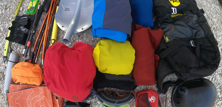 Packplan einer Skitourenausrüstung