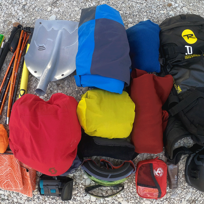 Packplan einer Skitourenausrüstung