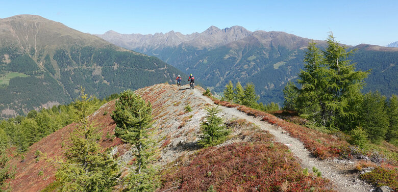 E-Biken in den Villgrater Berge mit beeindruckender Bergkulisse