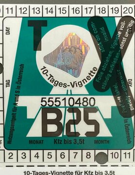 Die Vignette für das Jahr 2025 in der Farbe "Seegrün".