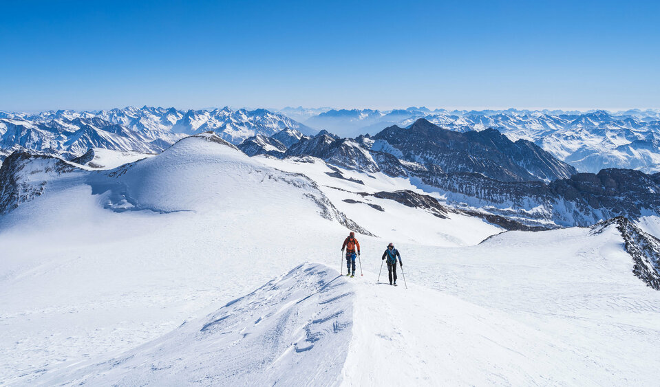 Gipfelaufbau des Großvenedigers - Rainerhorn im Hintergrund Freiraum & Platz in Osttirols Bergen
