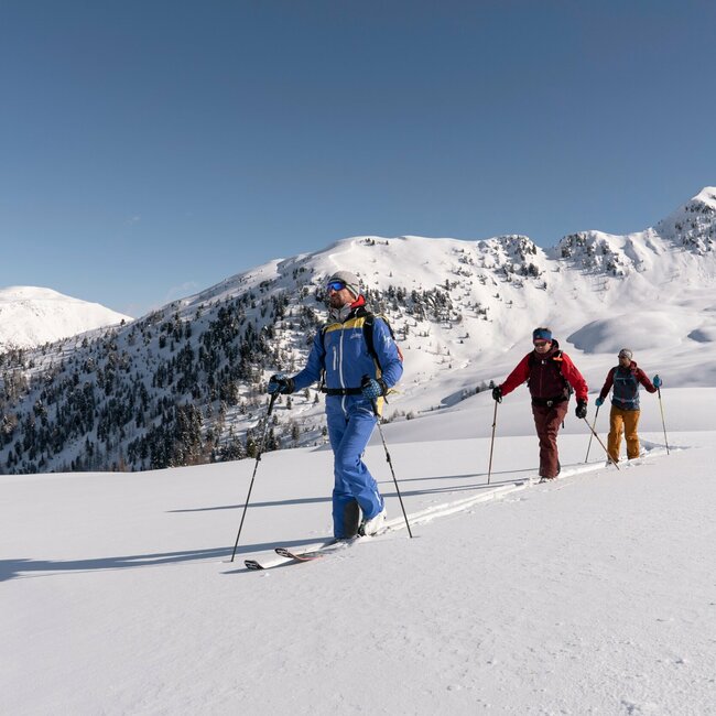 Nahaufnahme von drei Skitourengehern beim Anstieg in Villgraten