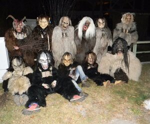 "Nikolaus & Krampus" mit Glühwein und Kastanien