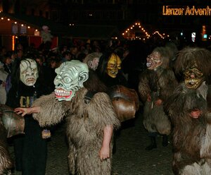 Krampusumzug mit Nikolobescherung