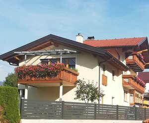 Grünbacher Esther