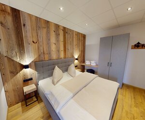 Chalet-West