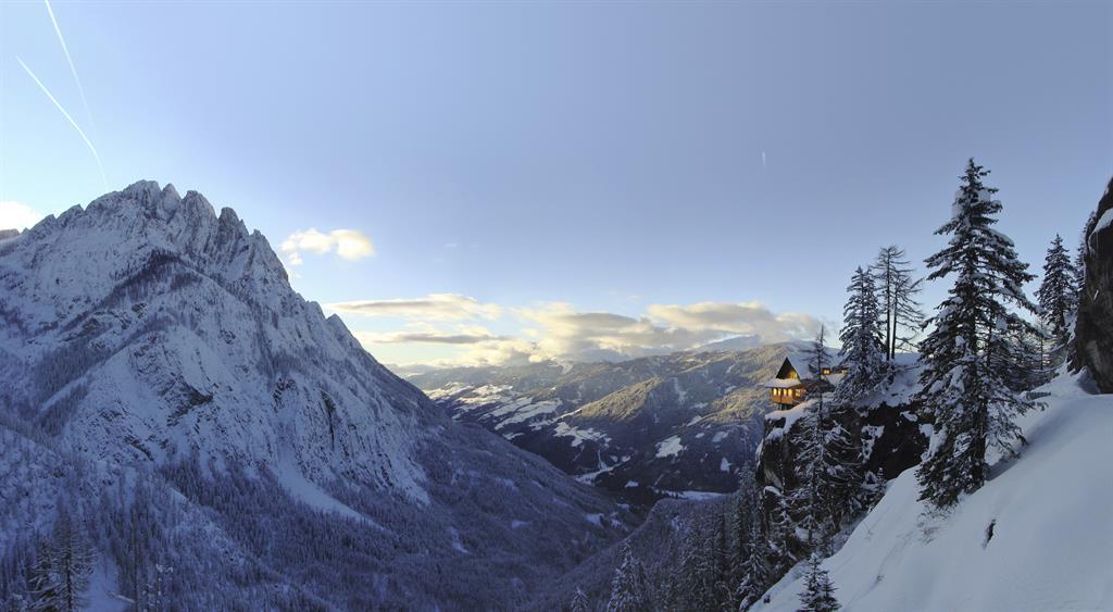 Die-Dolomitenhuette-im-Winter.jpg